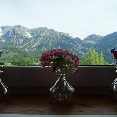 Schistube Steiner Bed and Breakfast 3*